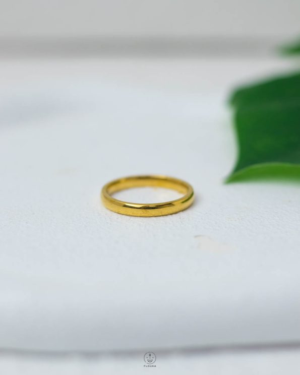 thin gold ring