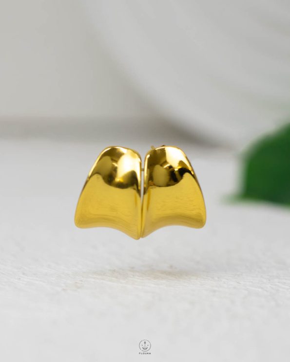 gold curve earring