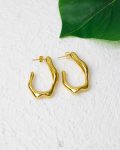 gold wavy earring