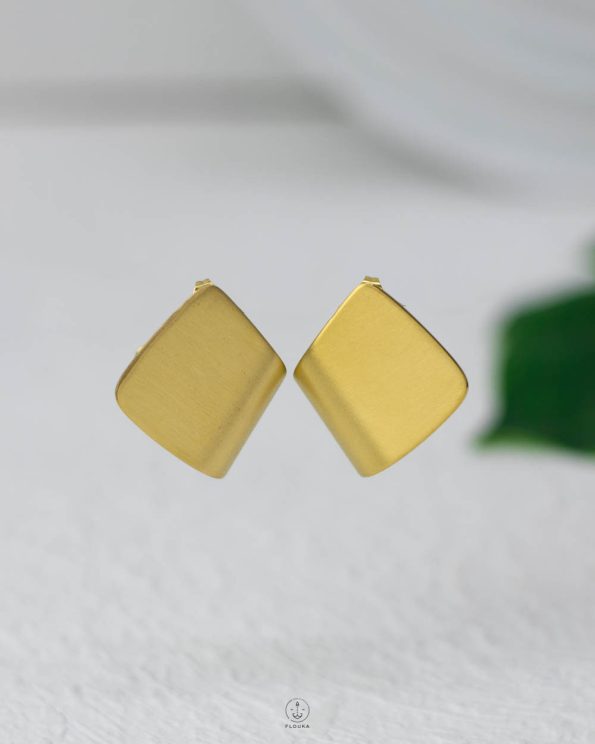 gold squarw earring