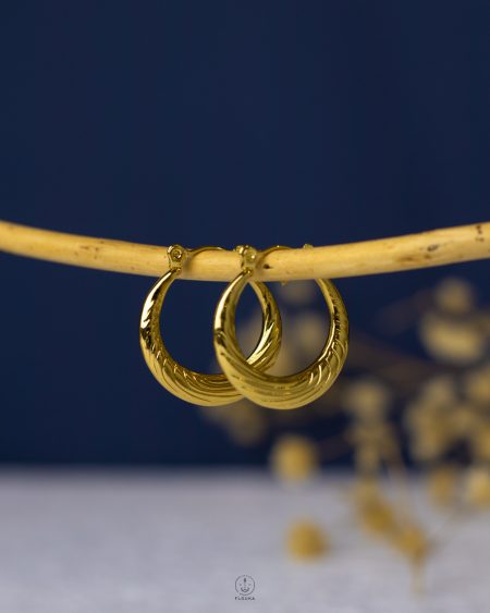 gold wavy hoop circle earring