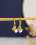 gold seashell & white star earring