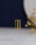 gold basic struas earring